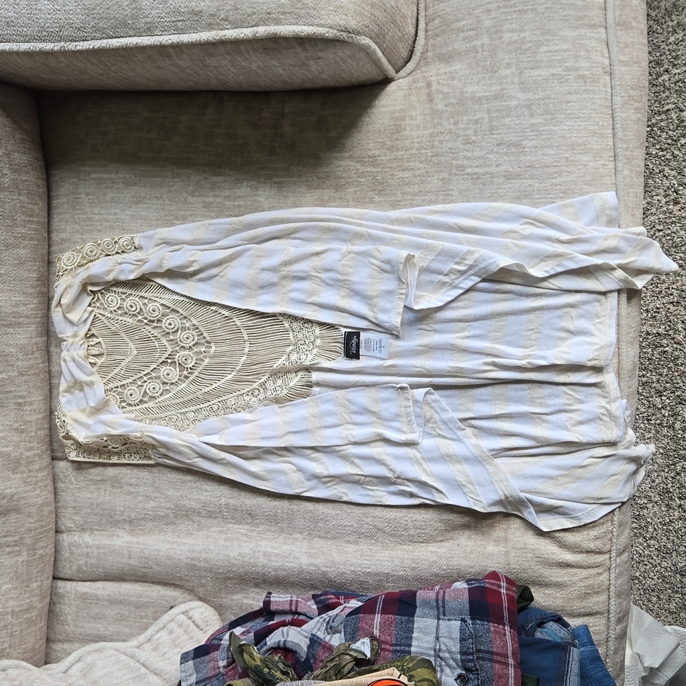 Sleeveless cardigan